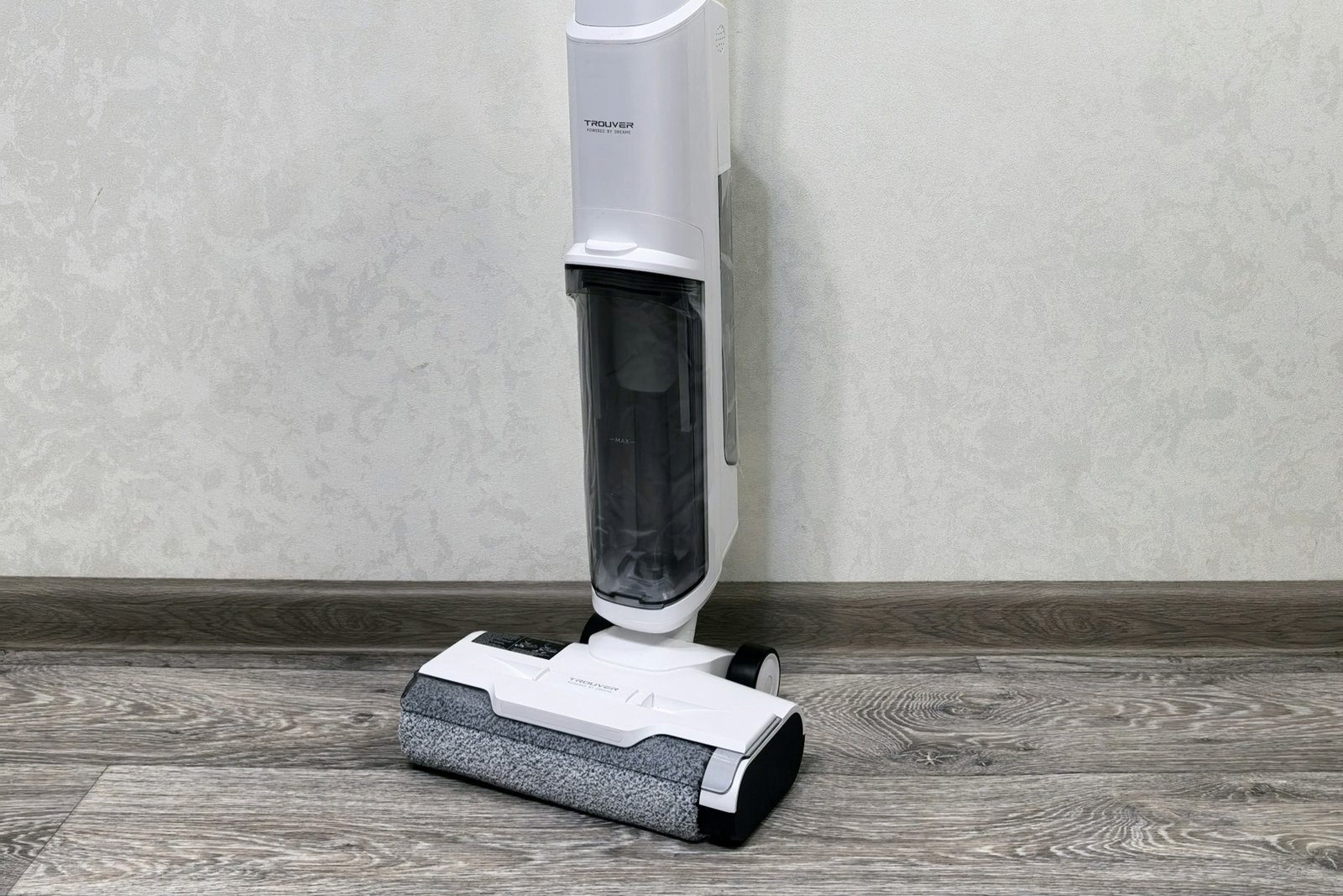 Schwimmermechanismus im Behälter eines Nasssaugers